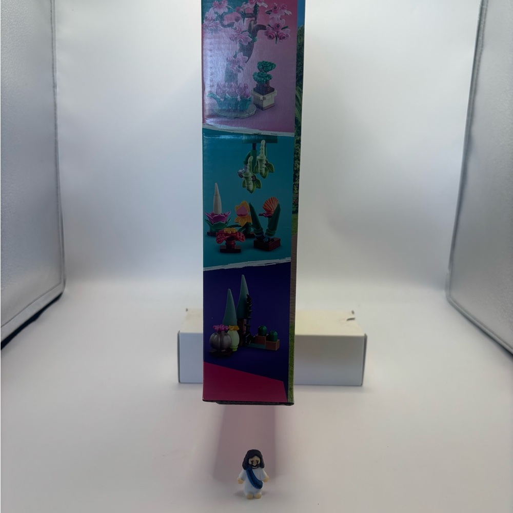 Lego Friends Botanical Garden Set 41757 White, Green, Purple - Picture 5 of 5